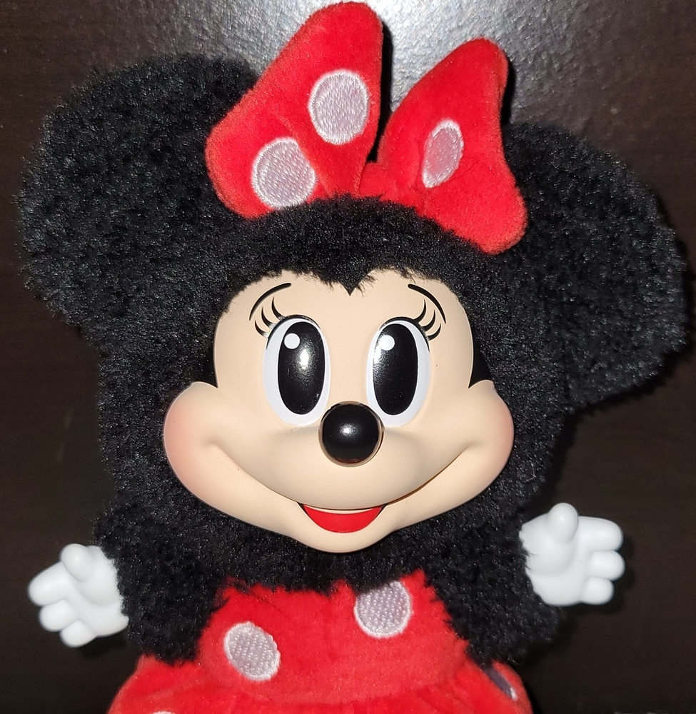 Pop Mart Mickey Family Minnie